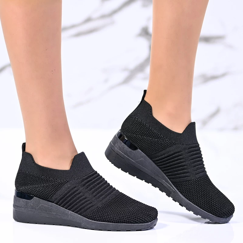 Дамски маратонки на платформа W138464 Black