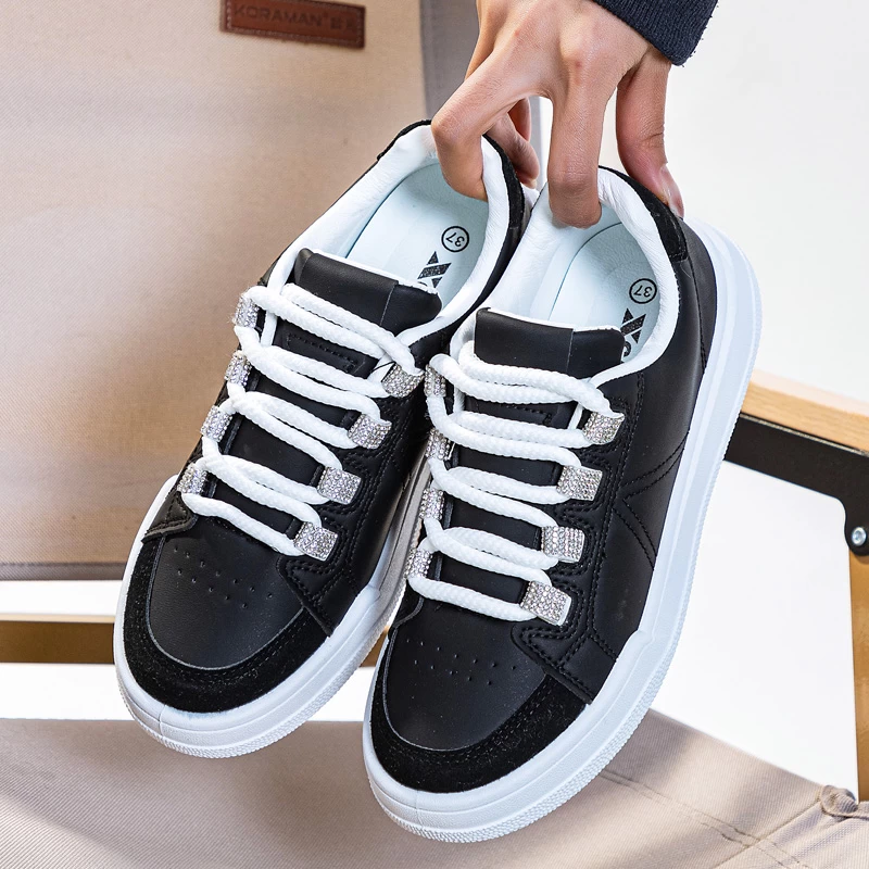 Сникърси D2355-1 Black