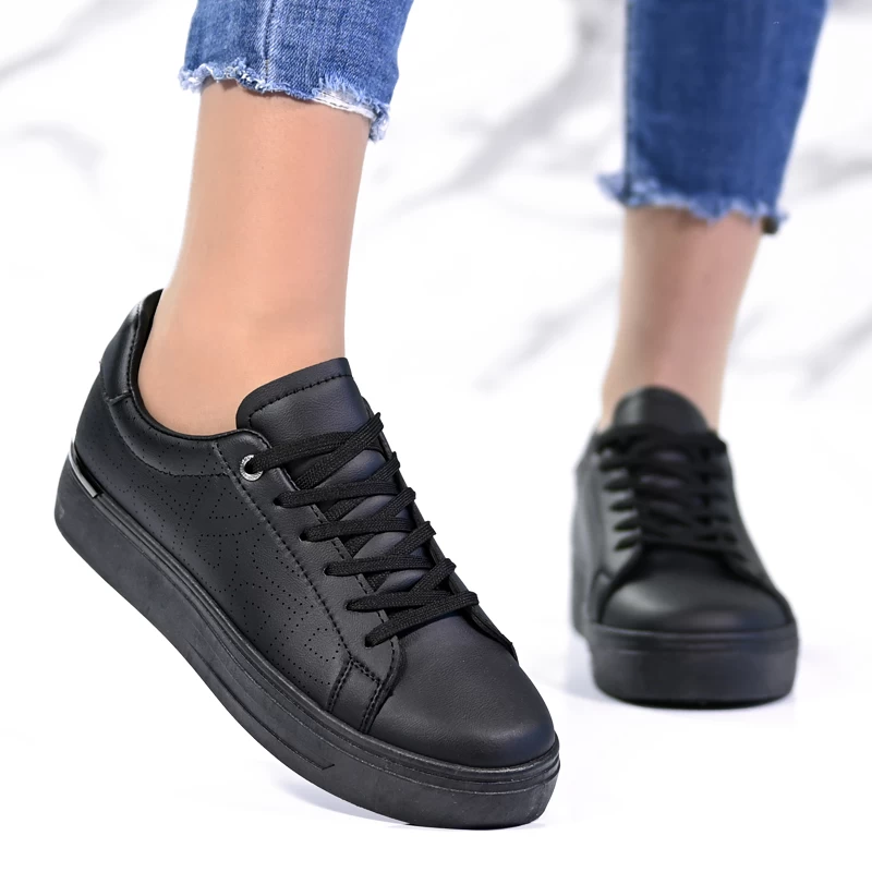 Сникърси W164205 Black
