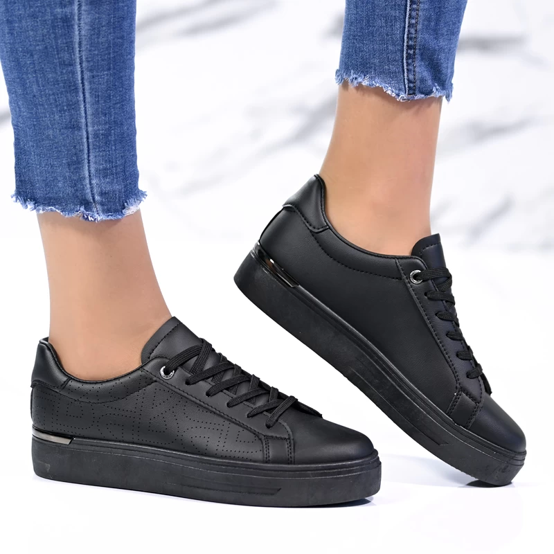 Сникърси W164205 Black
