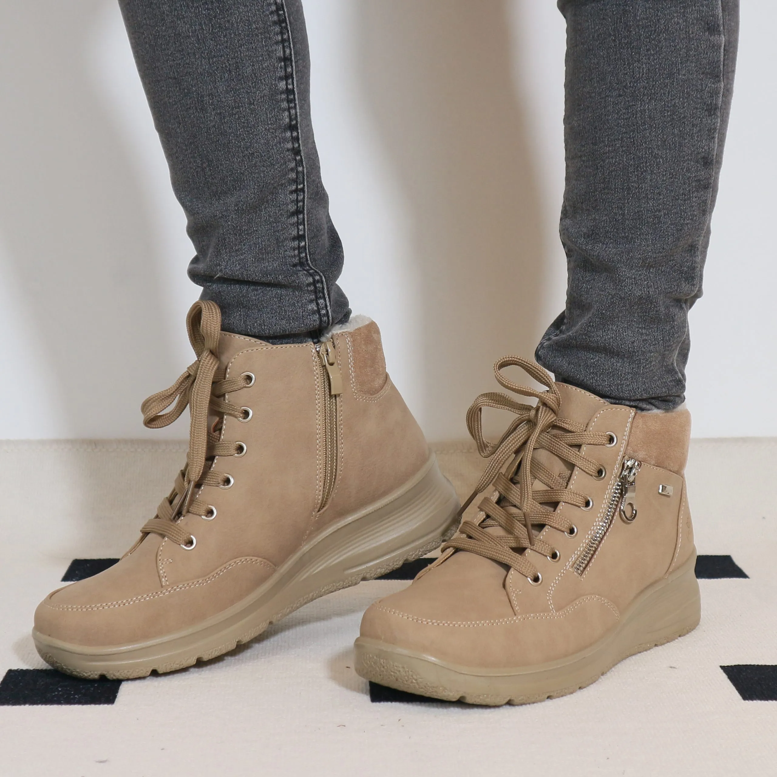 Ежедневни дамски боти B1033-4 Beige