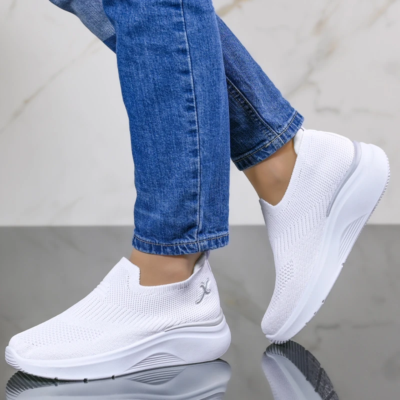 Спортни маратонки D06037-2 White