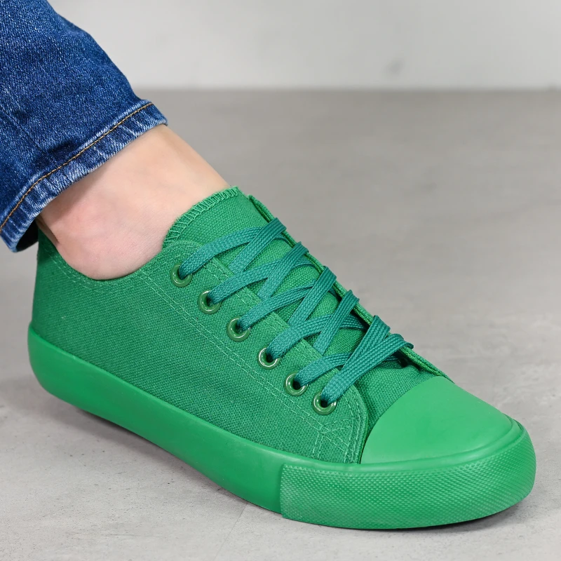 Сникърси W210047 Green