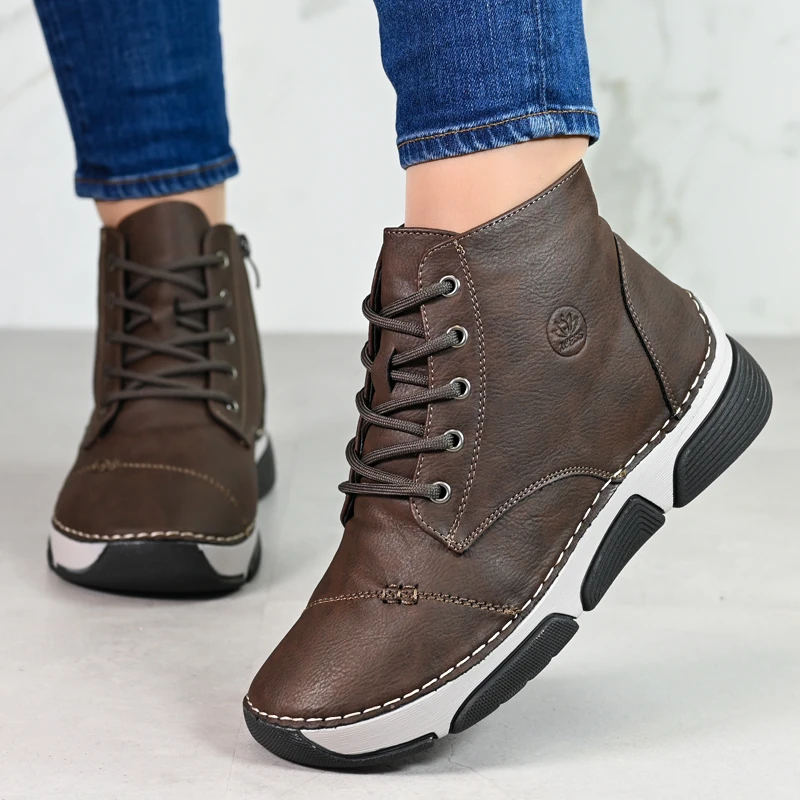 Ежедневни дамски боти B18054-4 Brown